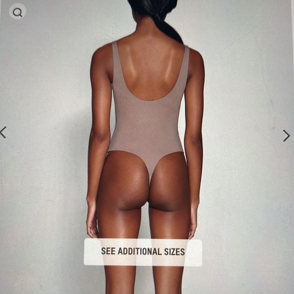 Skims Fits Everybody Square Neck Bodysuit - Picture 3 of 10